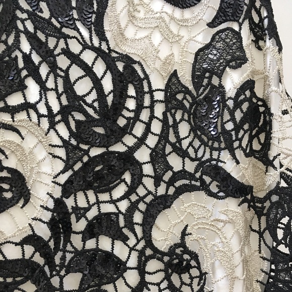 ⬇️⬇️Express embroider lace sequin black/metallic top - Picture 2 of 4